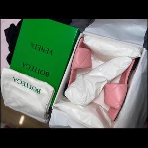 Brand New  bottega veneta flats!